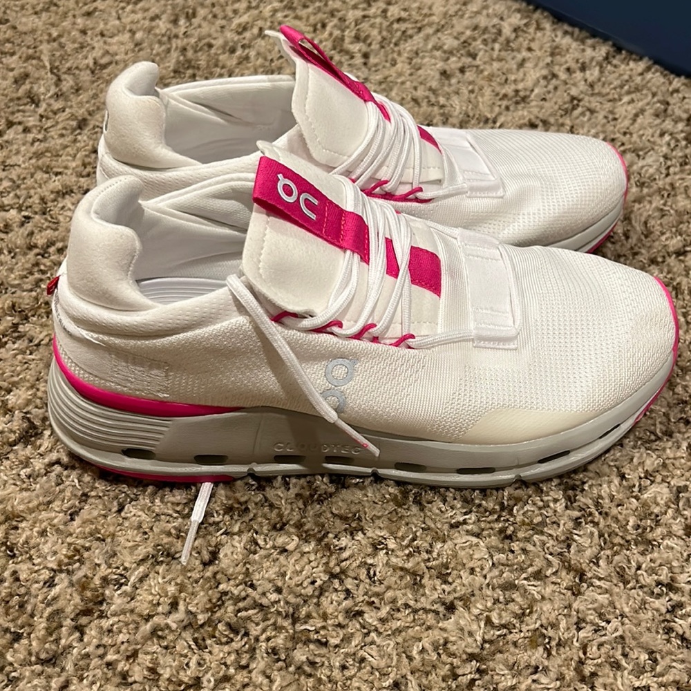 Brand new women on cloud size 9